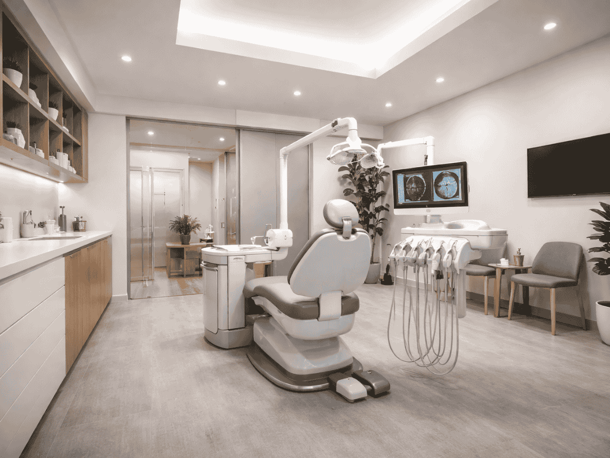 Dental Doctor in Adambakkam
